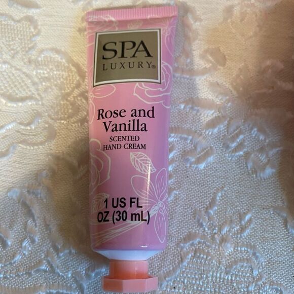 🛍Spa Luxury Hand Cream Therapy Set Rose and Vanilla & coconut Milk Scented - Picture 8 of 8